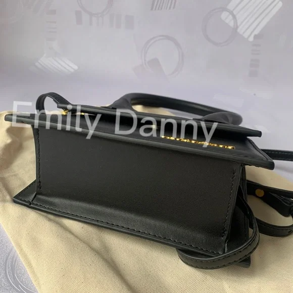 JACQUEMUS Le Chiquito moyen leather handbag - Picture 6 of 11